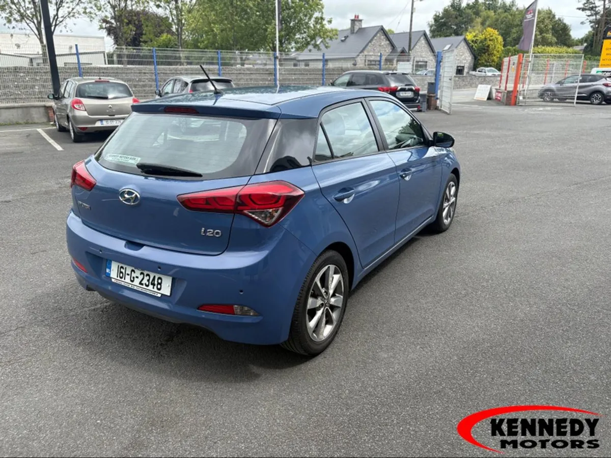 Hyundai i20 Deluxe 5DR - Image 4