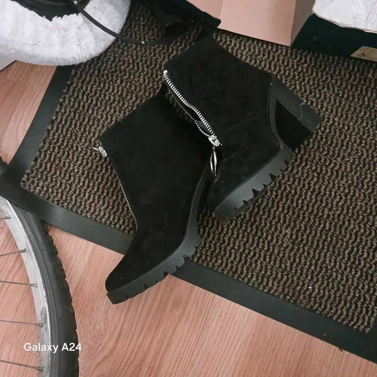 Ladies boots - Image 3