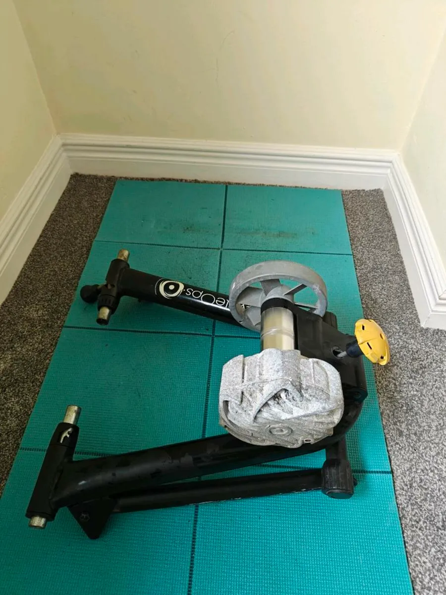 CycleOps Fluid 2 - Bike Indoor Trainer - Image 2