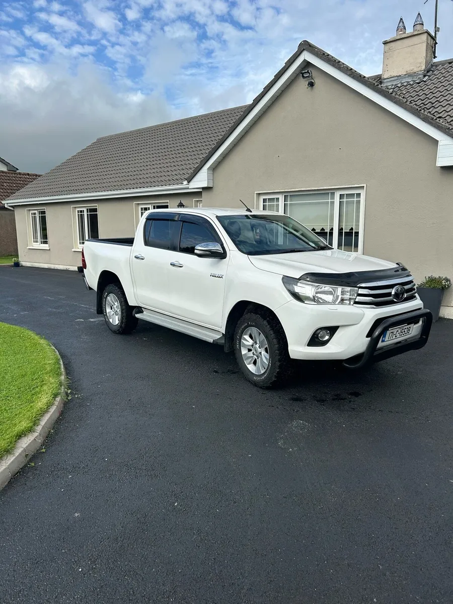 Toyota Hilux - Image 1