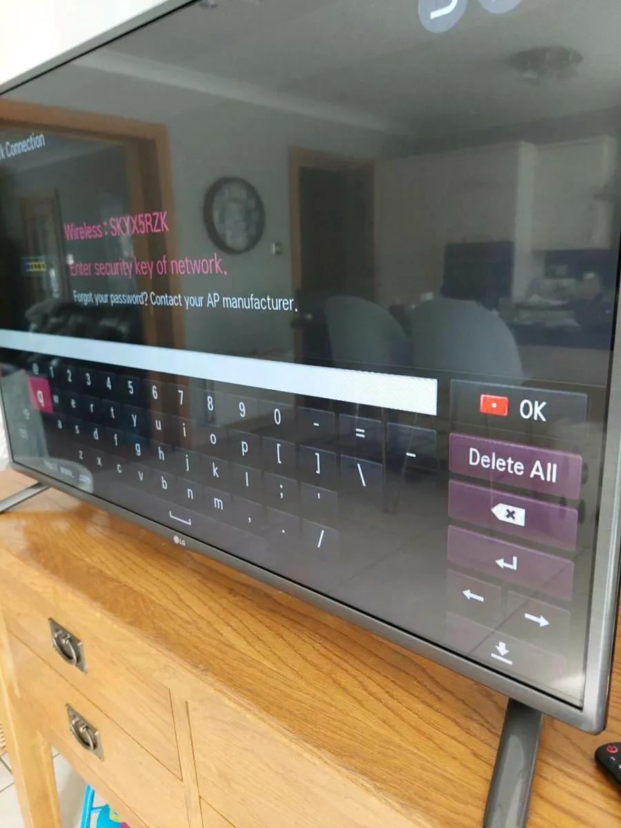 LG 43 inch Smart Tv. - Image 3