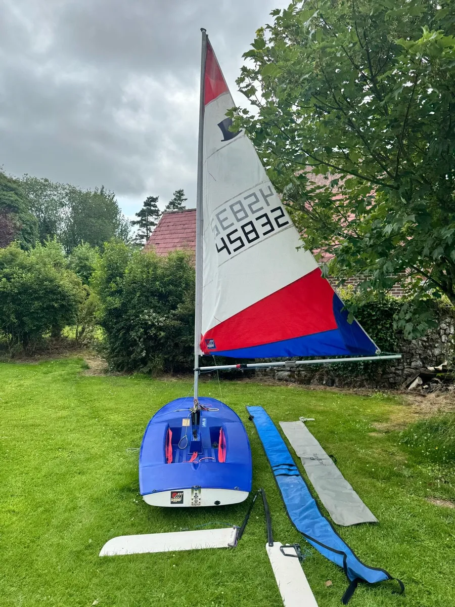 Topper sailing dinghy - Image 3