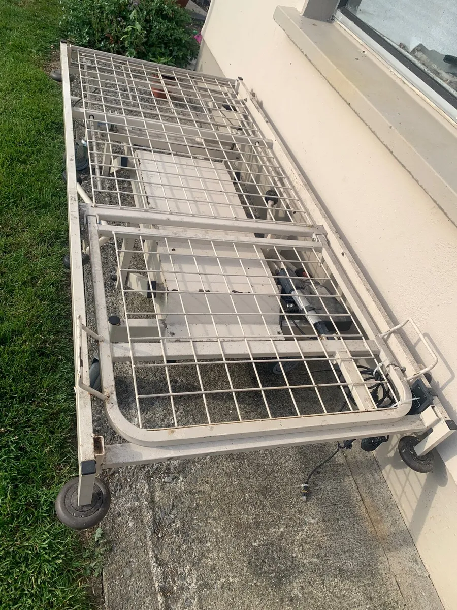 Hospital bed - Image 2