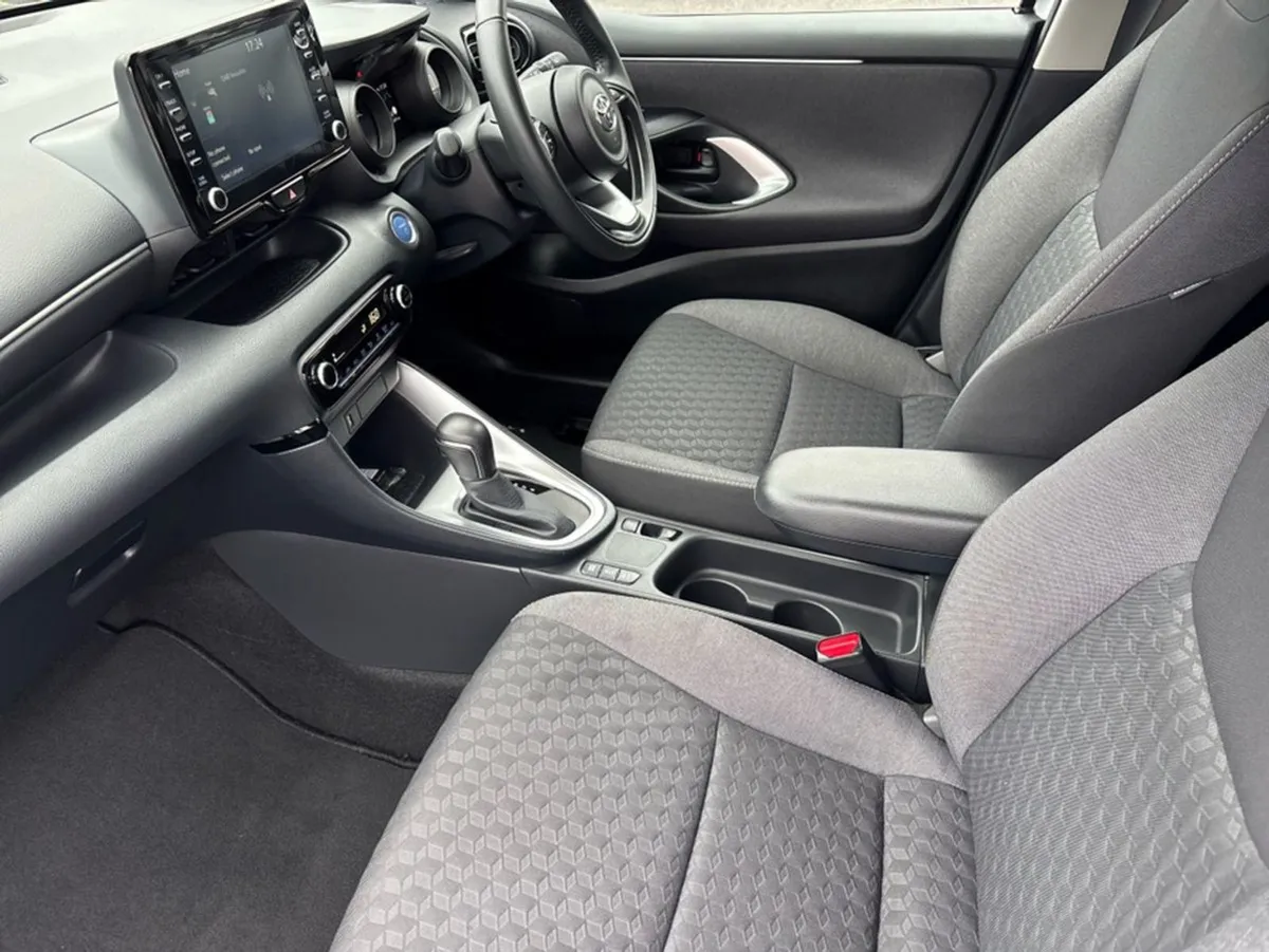 Toyota Yaris Hybird Auto 1.5 Low Mileage Irish Car - Image 3