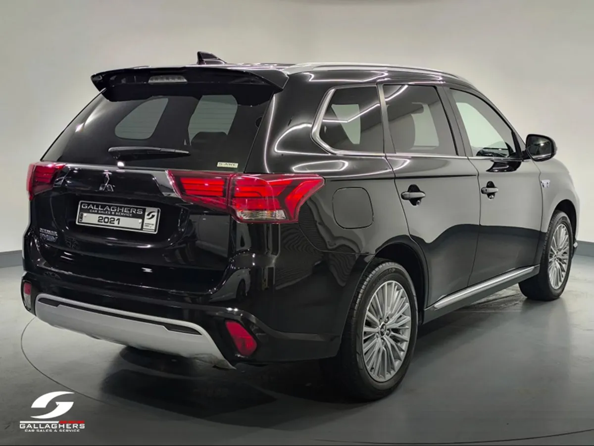 Mitsubishi Outlander (211) Exceed Phev CVT TOP Sp - Image 4