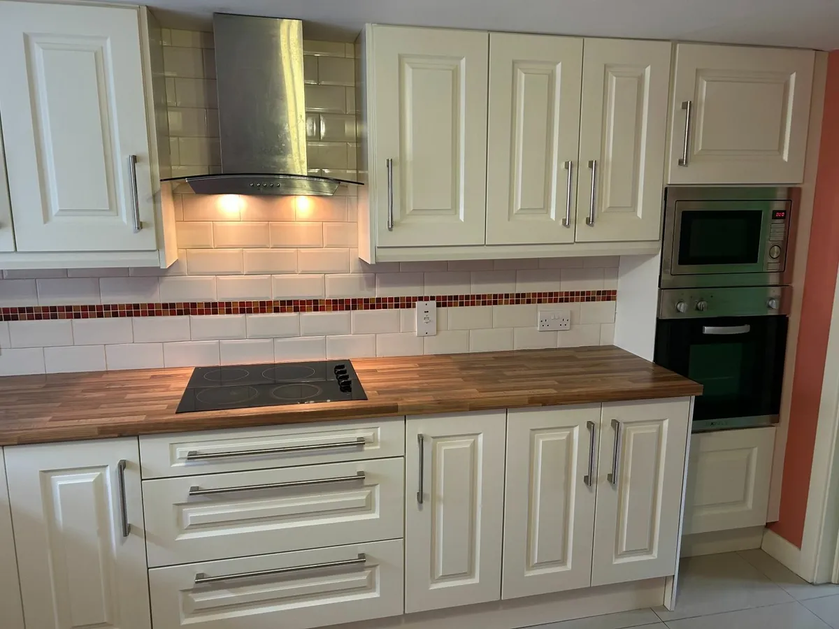 Kitchen Units & Appliances - Image 3