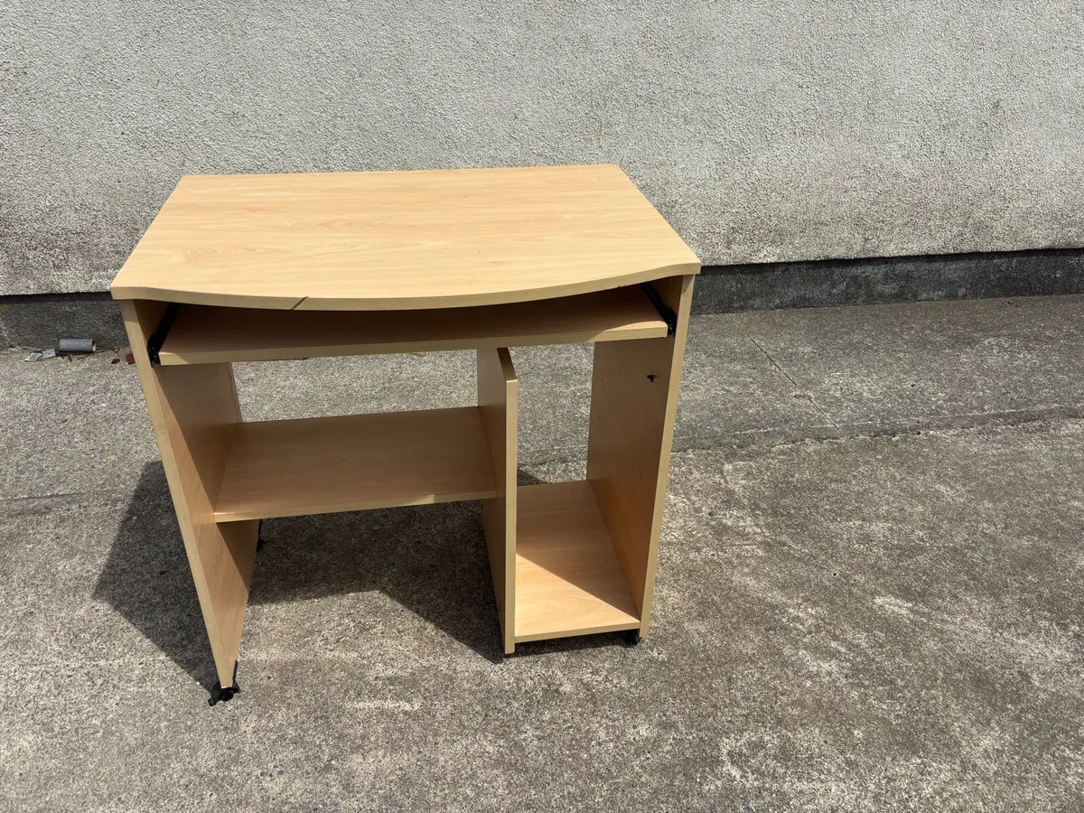 DESK - Image 2
