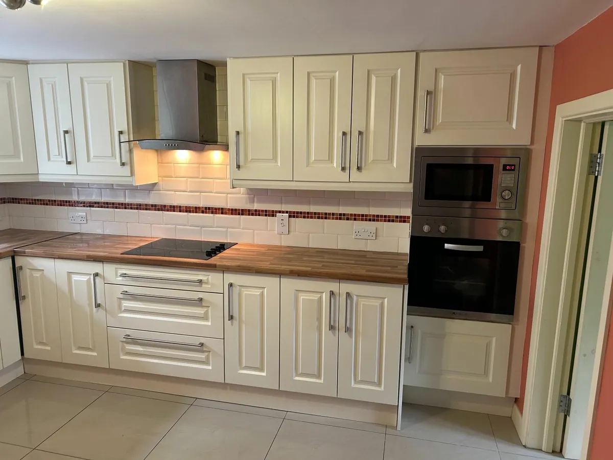 Kitchen Units & Appliances - Image 1