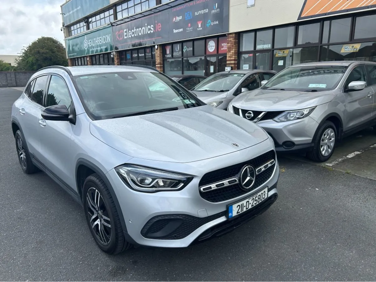 Mercedes-Benz GLA Class Auto2.0// 4wheel Drive/// - Image 3