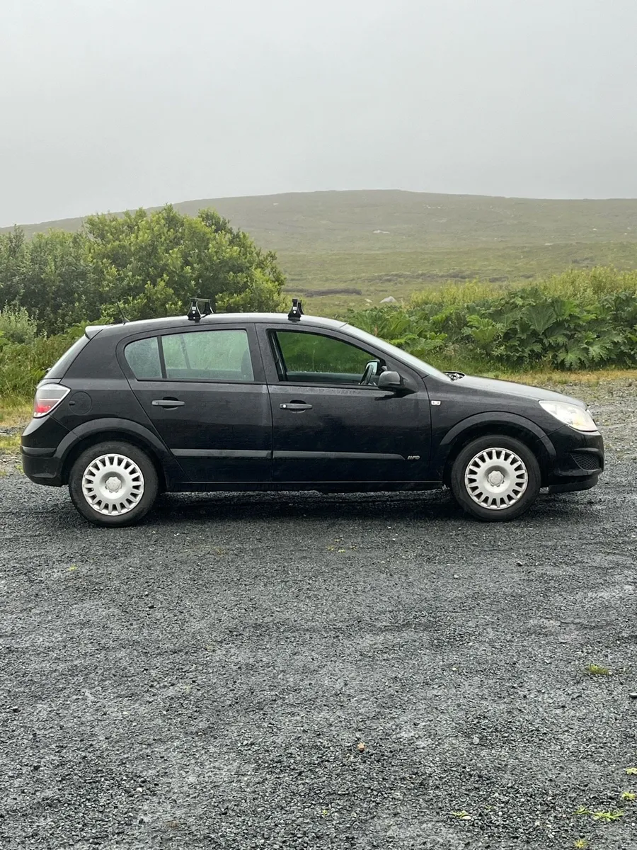 Car - Image 3