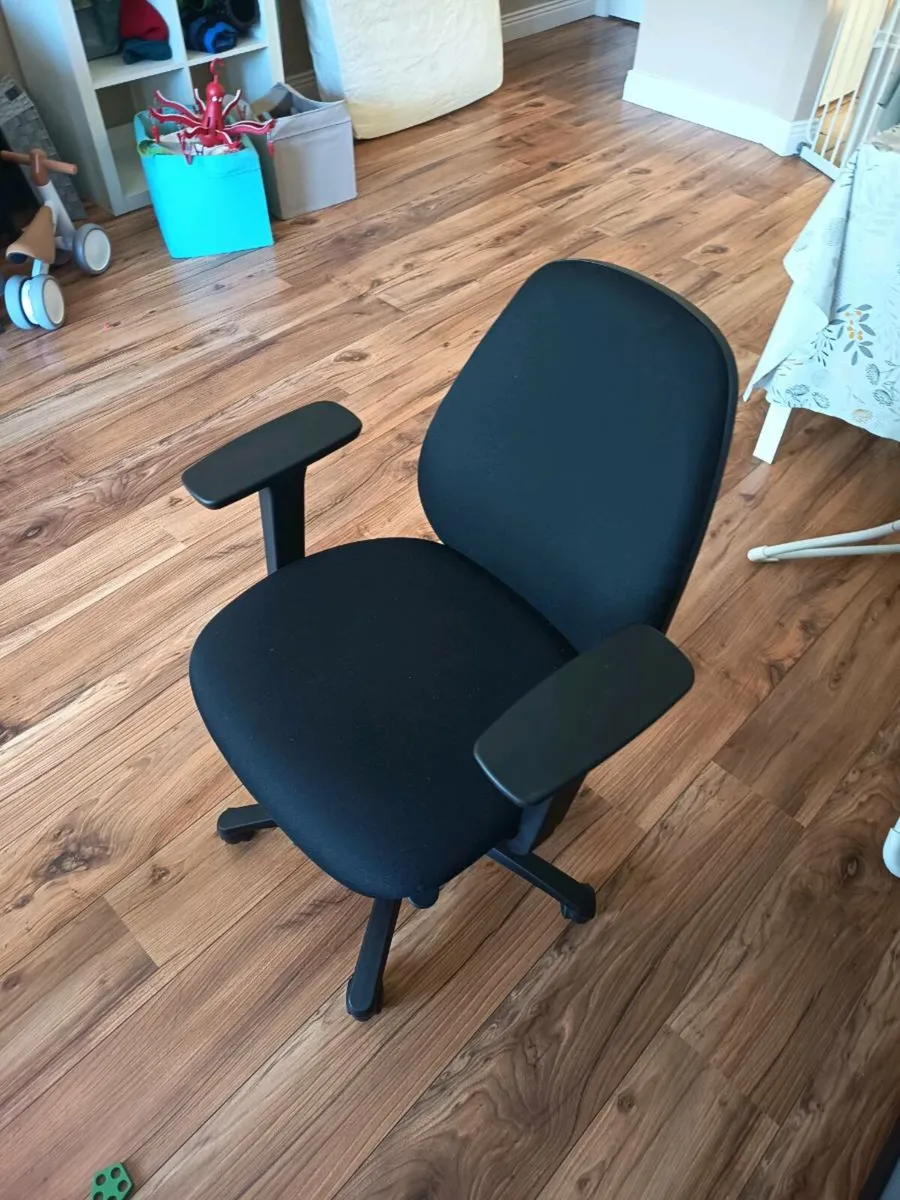 Office chair - Image 1