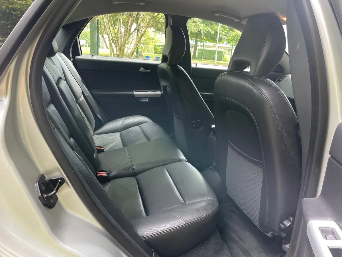 Volvo S40 2012, Diesel, 1.6 L. Full service histor - Image 2