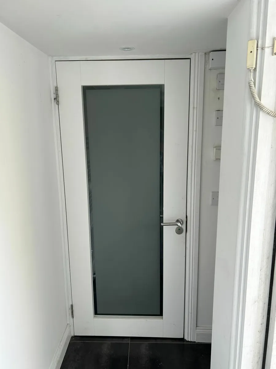 2 Doors