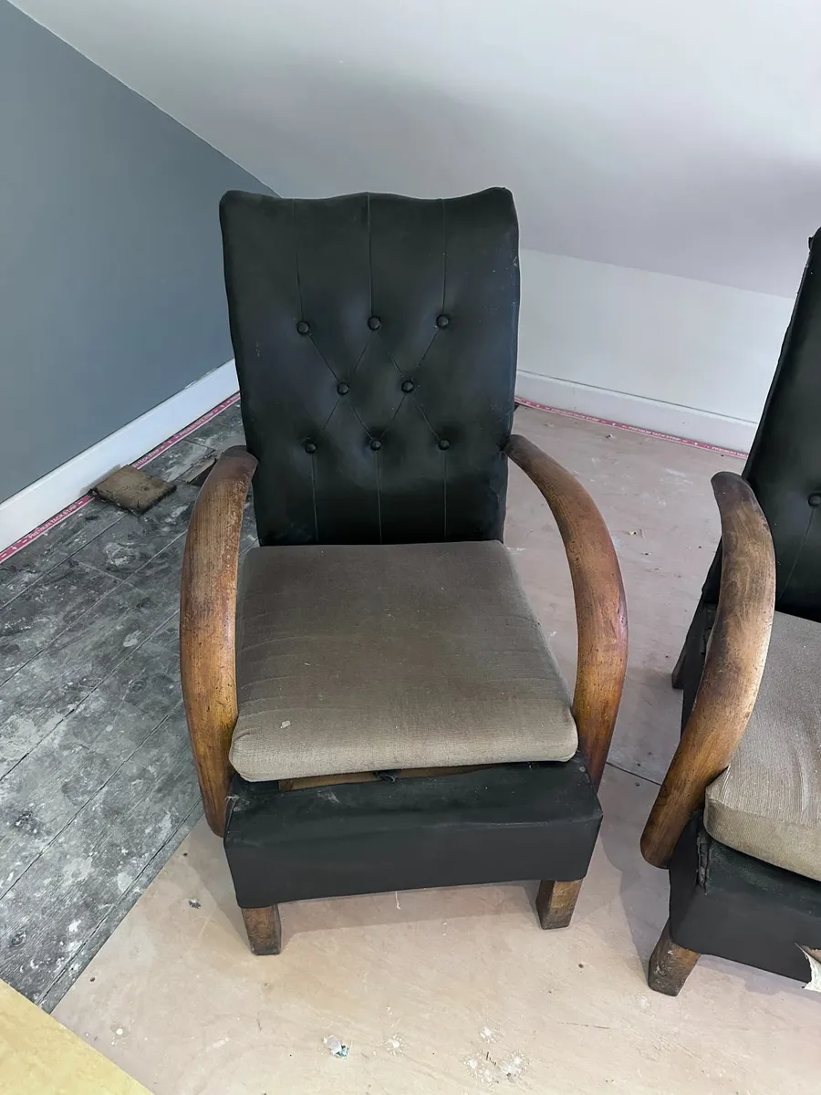 2 Chairs - Image 3