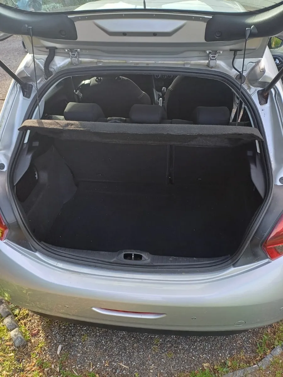 Peugeot 208 2016 - Image 3