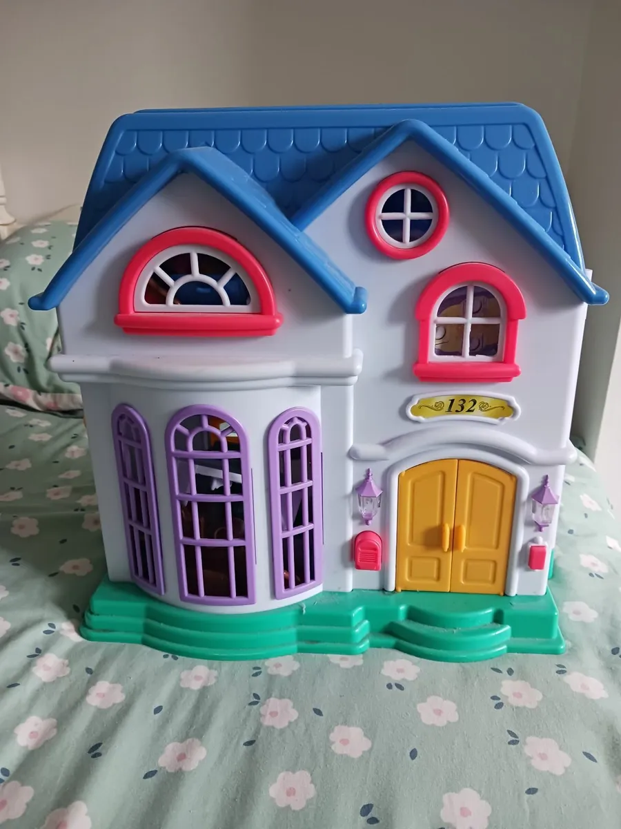 Doll house & kitchen - Image 1