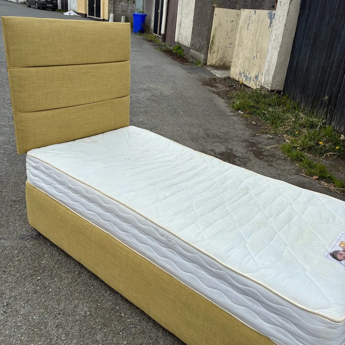 Single bed with mattress - Image 3