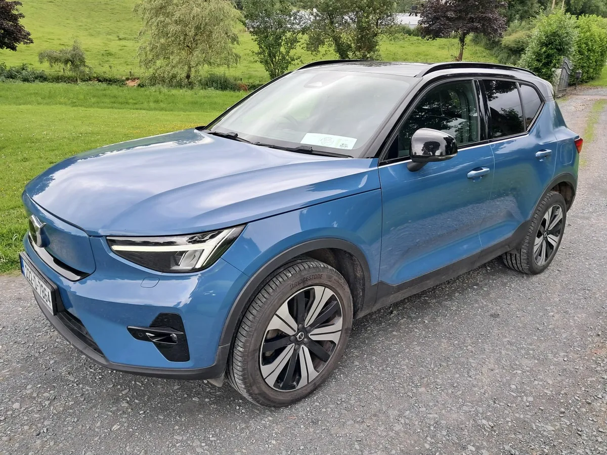 222 VOLVO XC40  ELECTRIC - Image 2