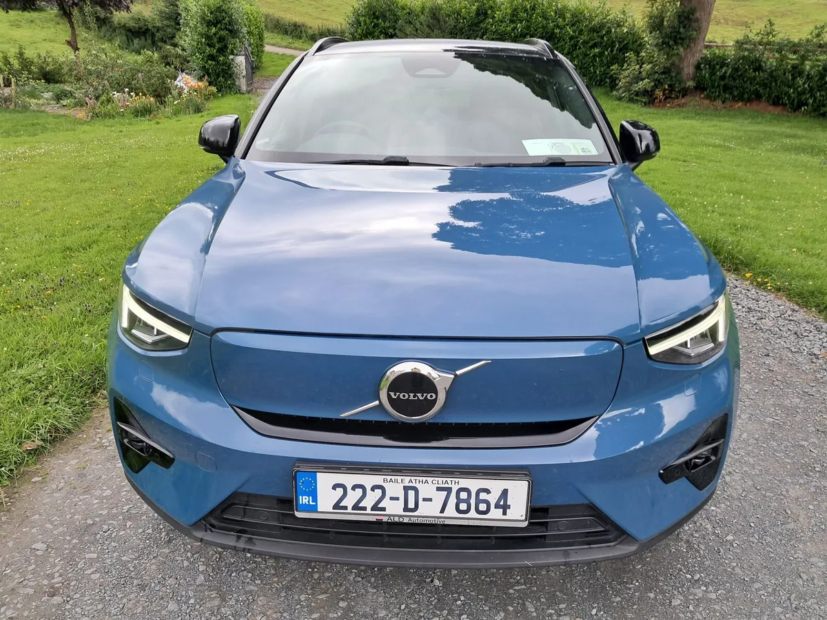 222 VOLVO XC40  ELECTRIC - Image 3