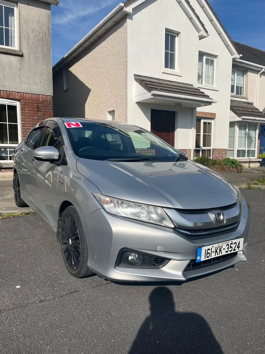 2016 Honda Grace 1.5 Petrol Hybrid - Image 3