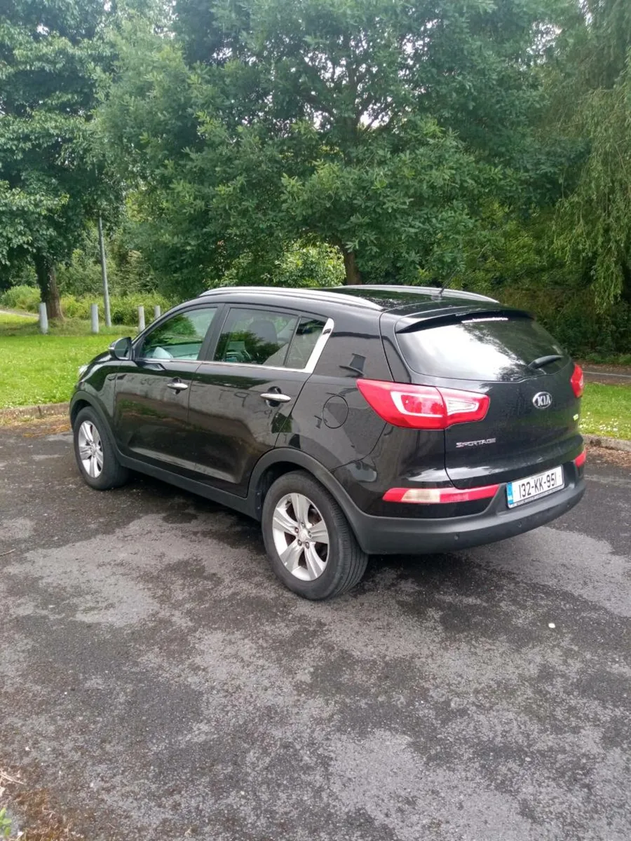 13 KIA SPORTAGE - Image 4