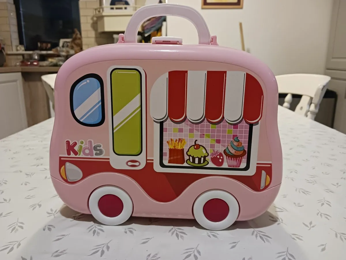 Doll house & kitchen - Image 3