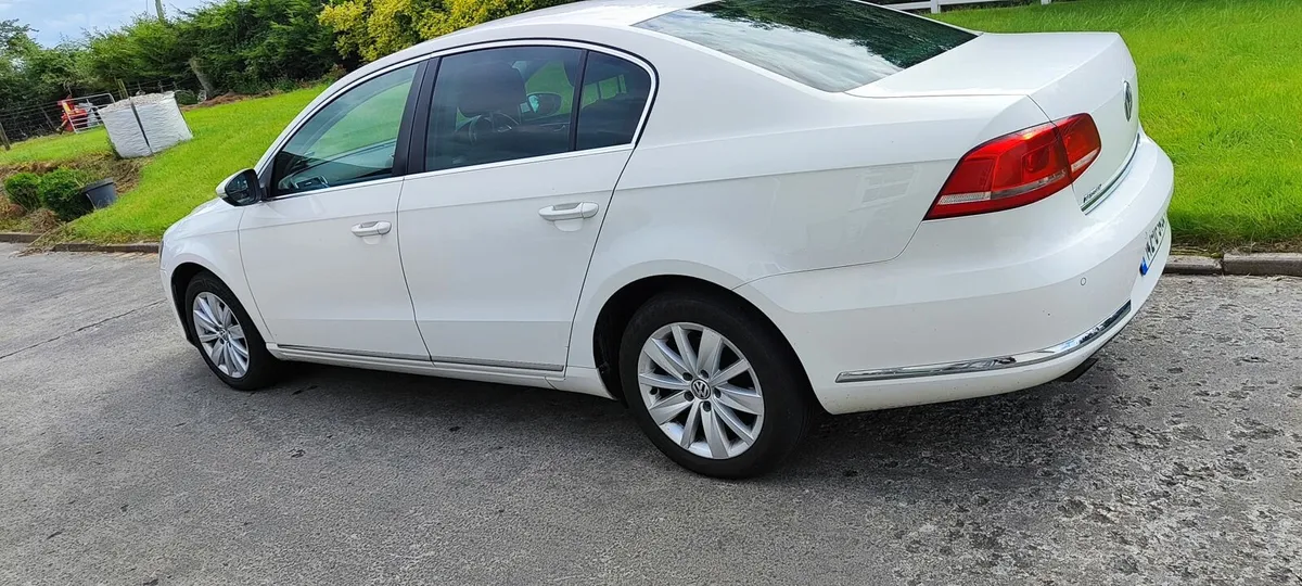VW Passat - Image 4