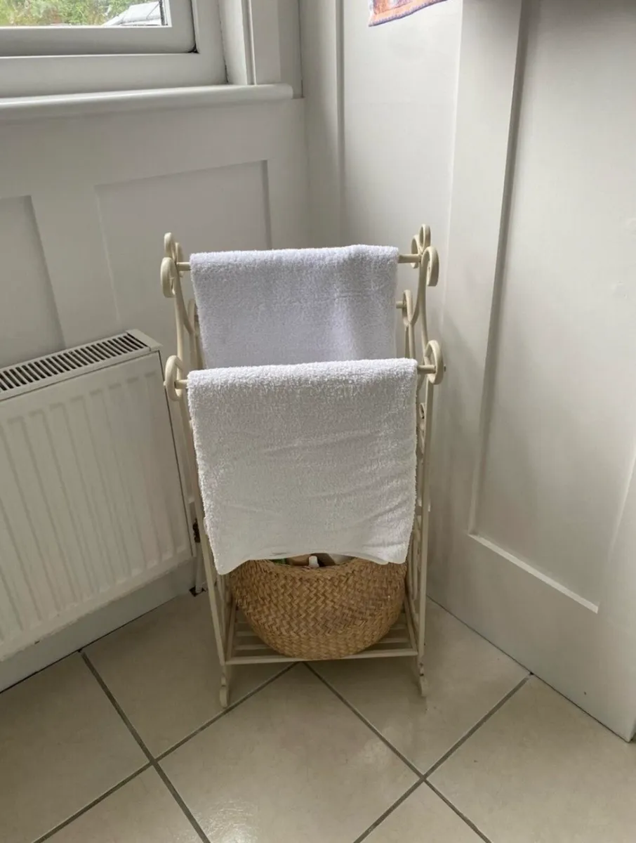 Towel rack - Image 2