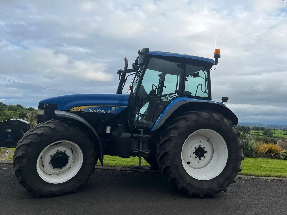 New Holland  TM 140 - Image 1