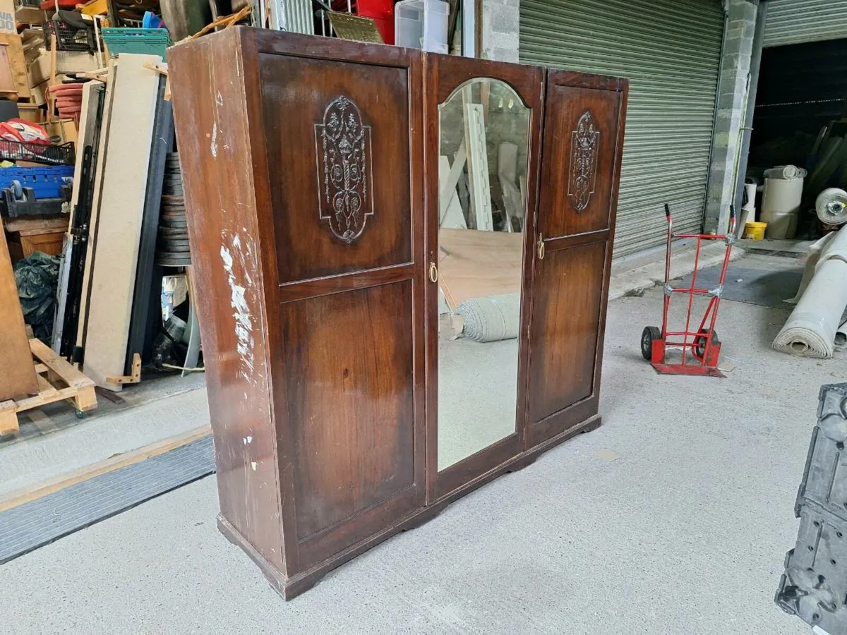 Antique very big wardrobe (DELIVERY) - Image 1
