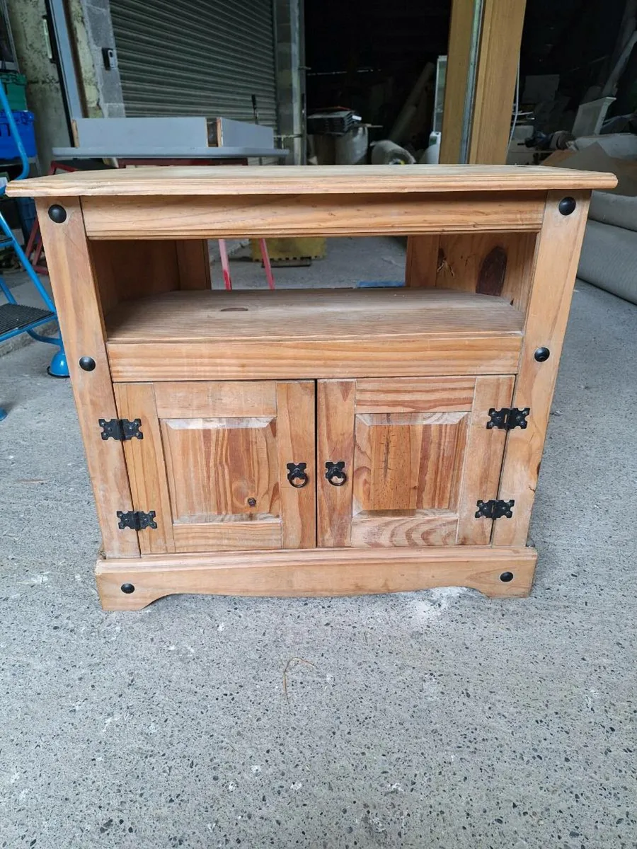 Mexican pine TV Unit(DELIVERY) - Image 1