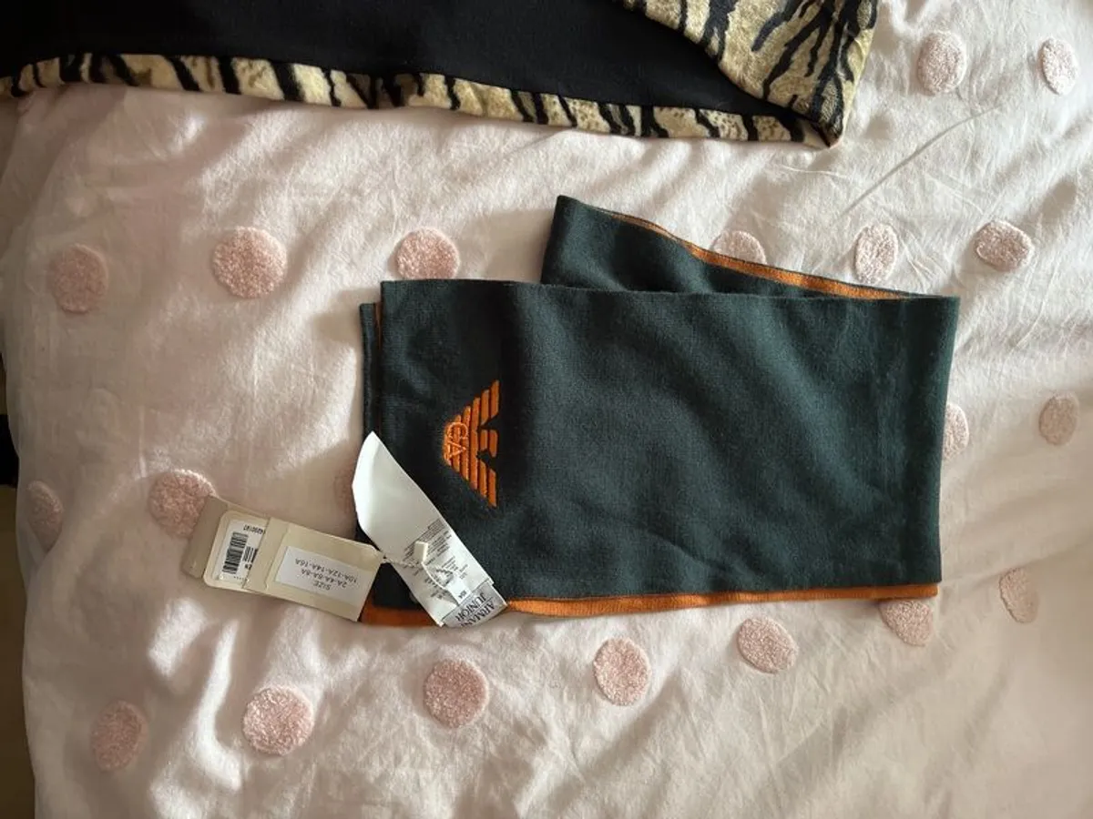 clothing - Image 4