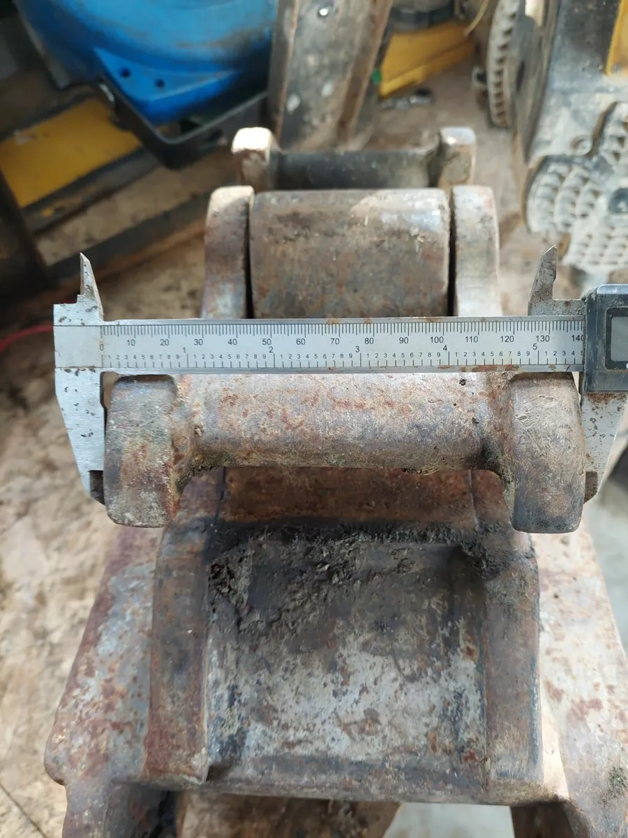 40mm Hydraulic Quick Hitch - Image 3