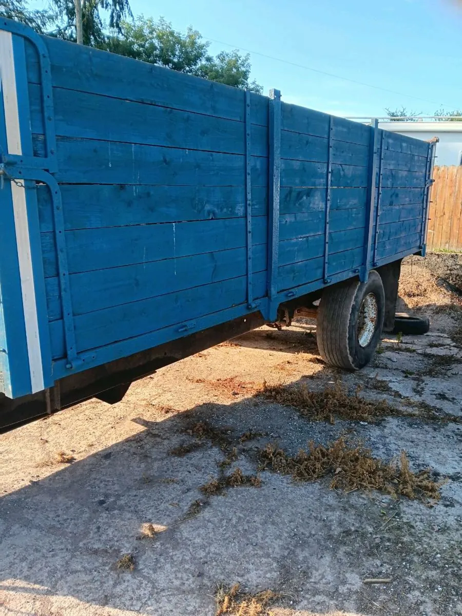 Trailer - Image 1