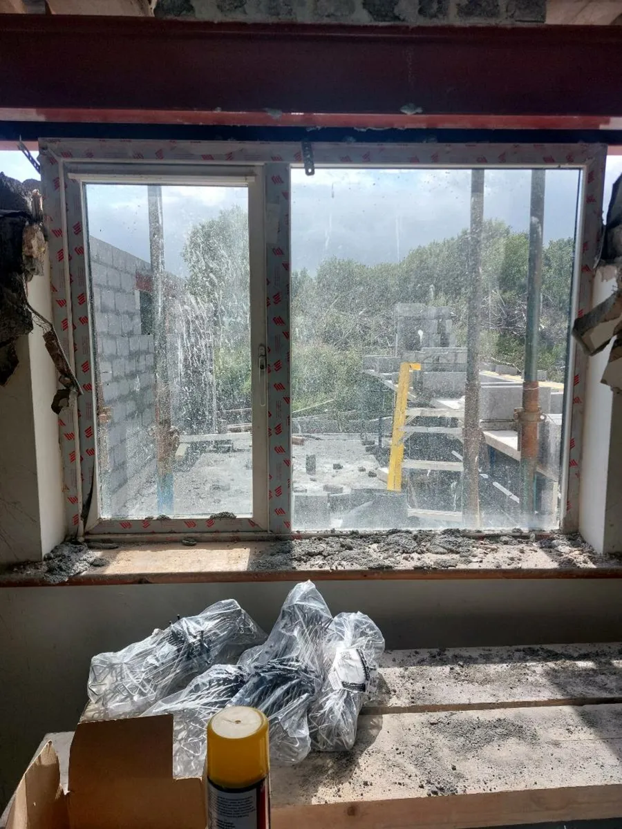 Door and window - Image 2