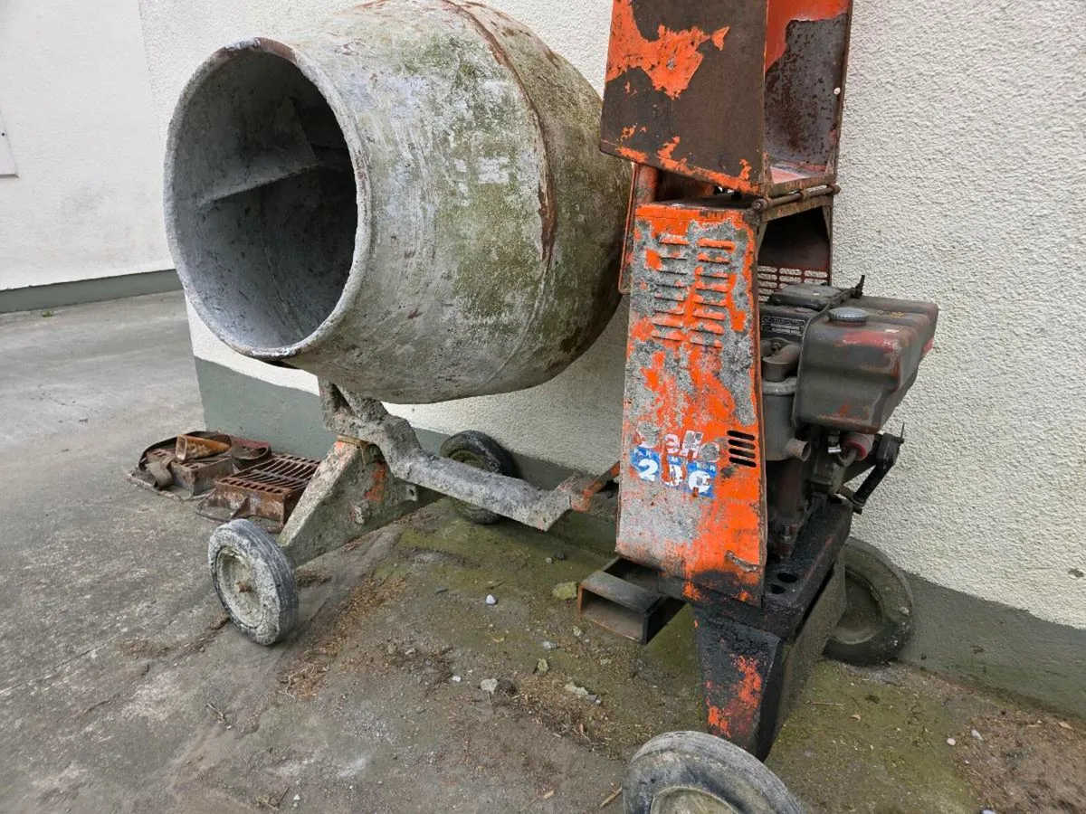 Cement mixer - Image 1