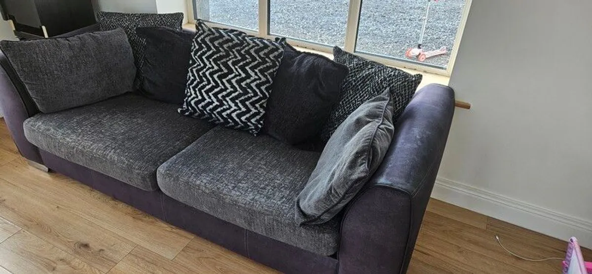 4 Seater Couch - Image 2