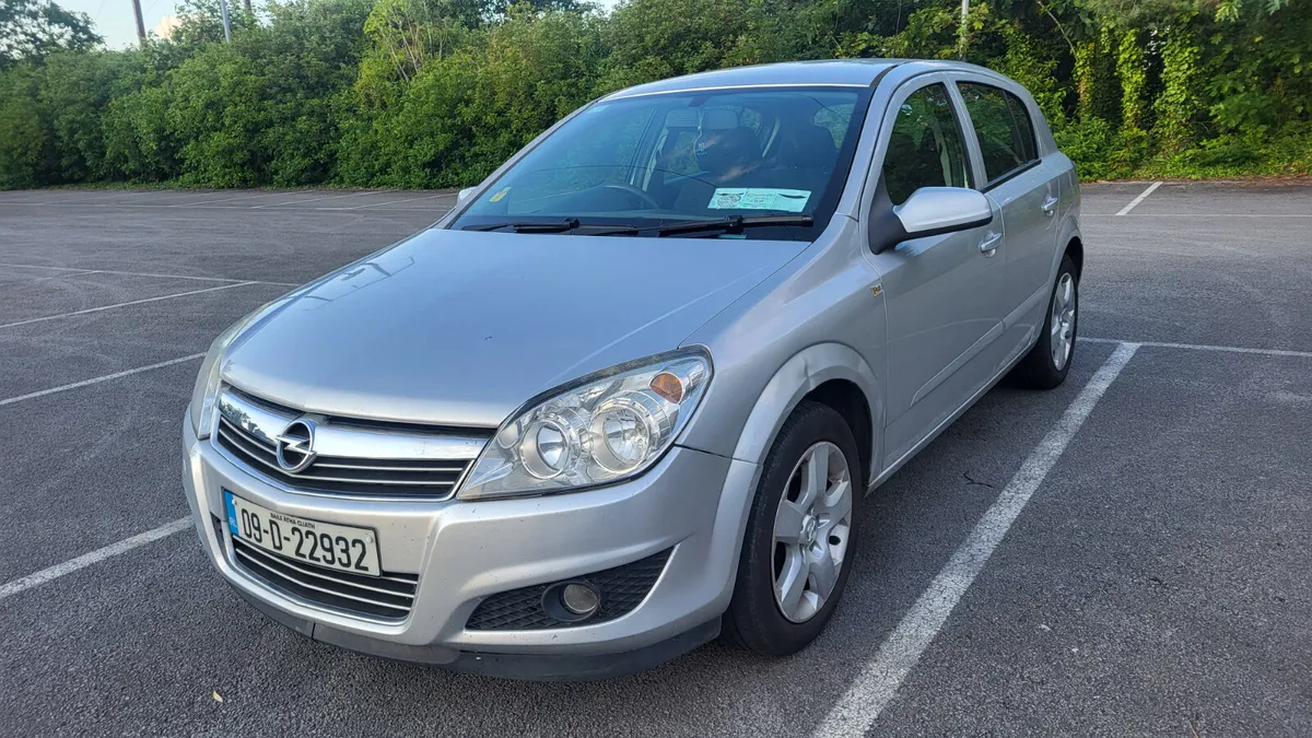 Opel Astra 2009 1.4 petrol - Image 1