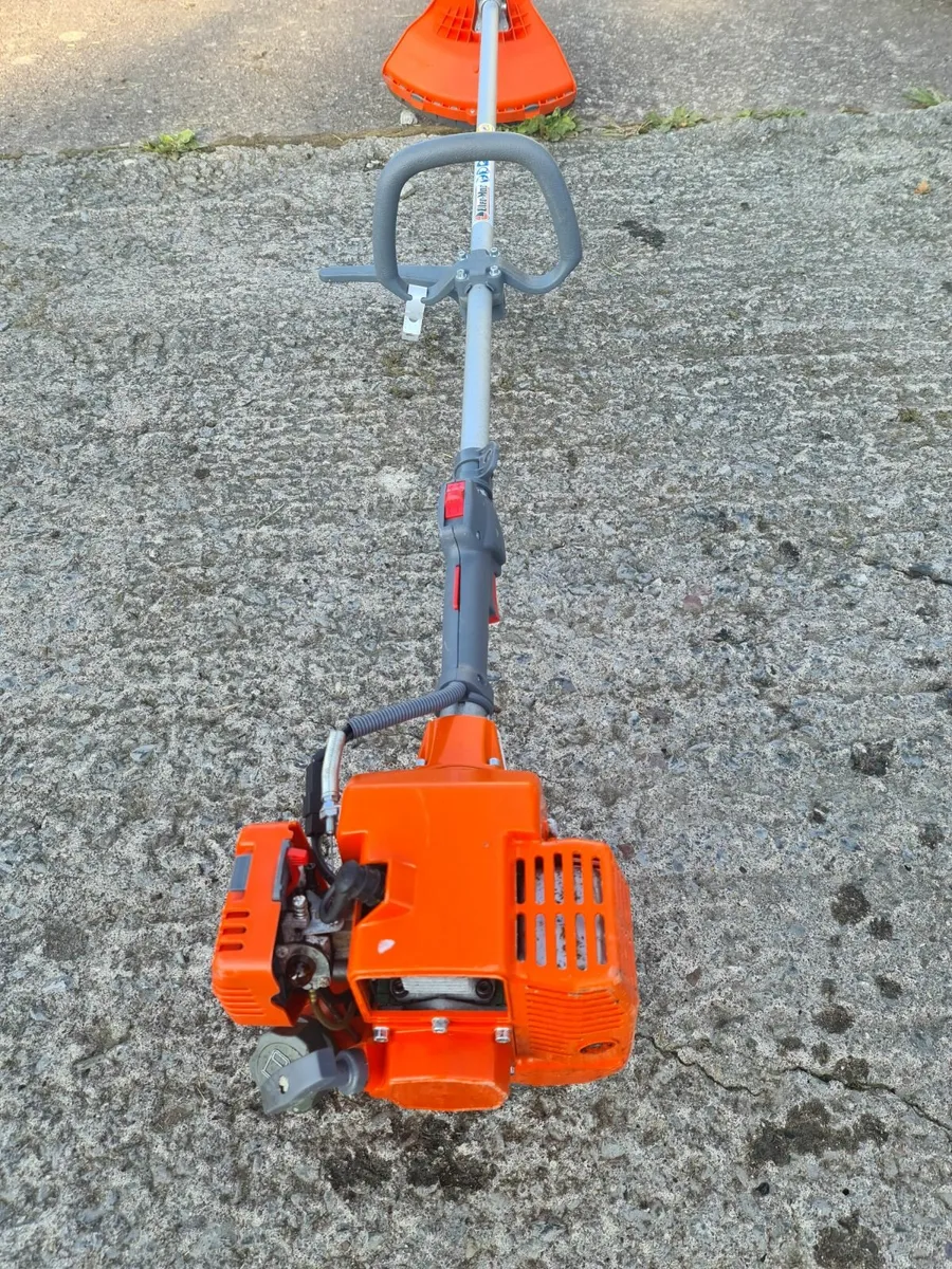 Chain saw - Image 3