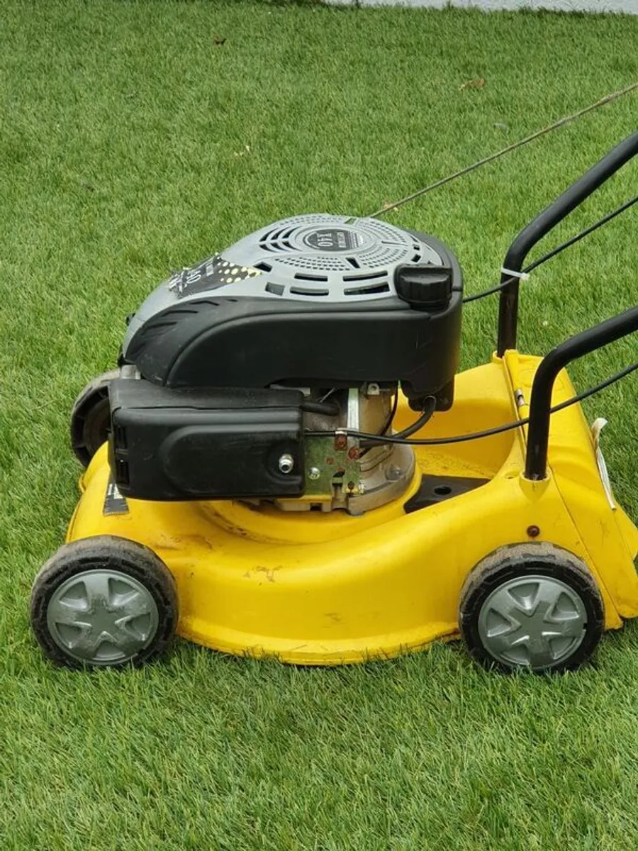 petrol lawn mower - Image 3