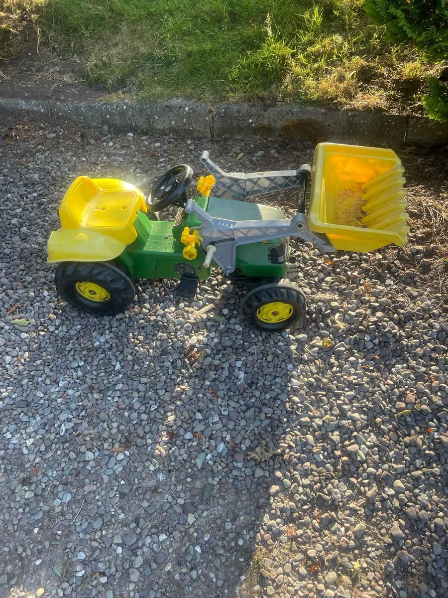 Peddle tractor