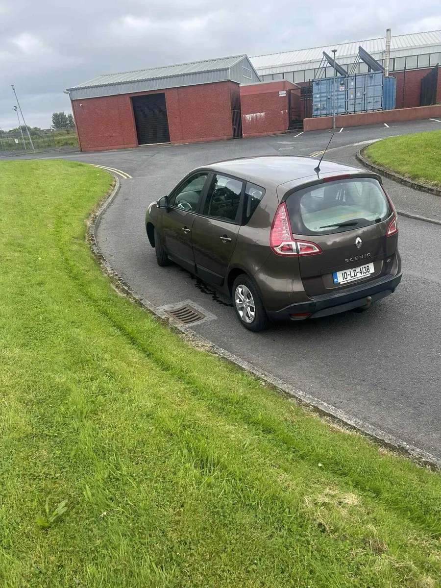 2010 Renault Scenic 1.5 Diesel - Image 2