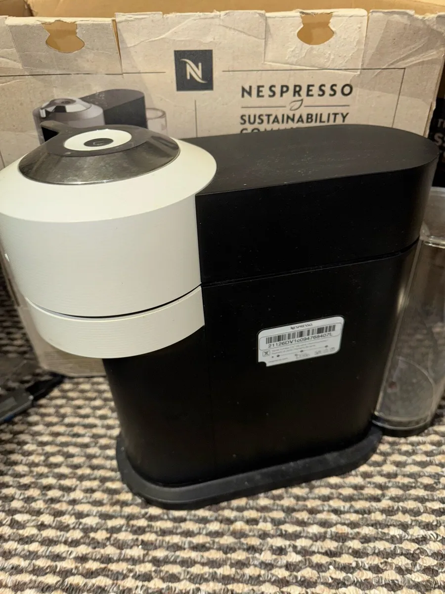 Nespresso Vertuo coffe machine - Image 2