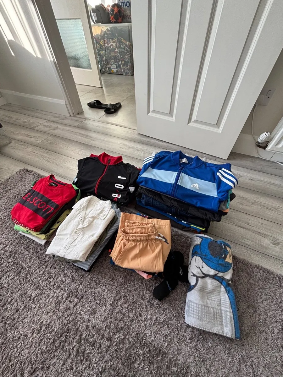 Boys clothes - Image 1