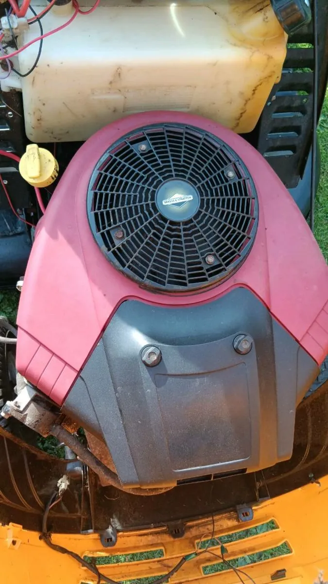 Stiga, hydrostatic 22hp good 48" deck - Image 3