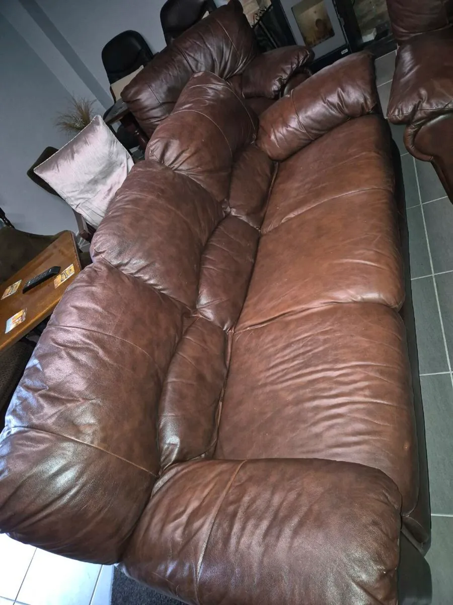 Sitting room suite - Image 1