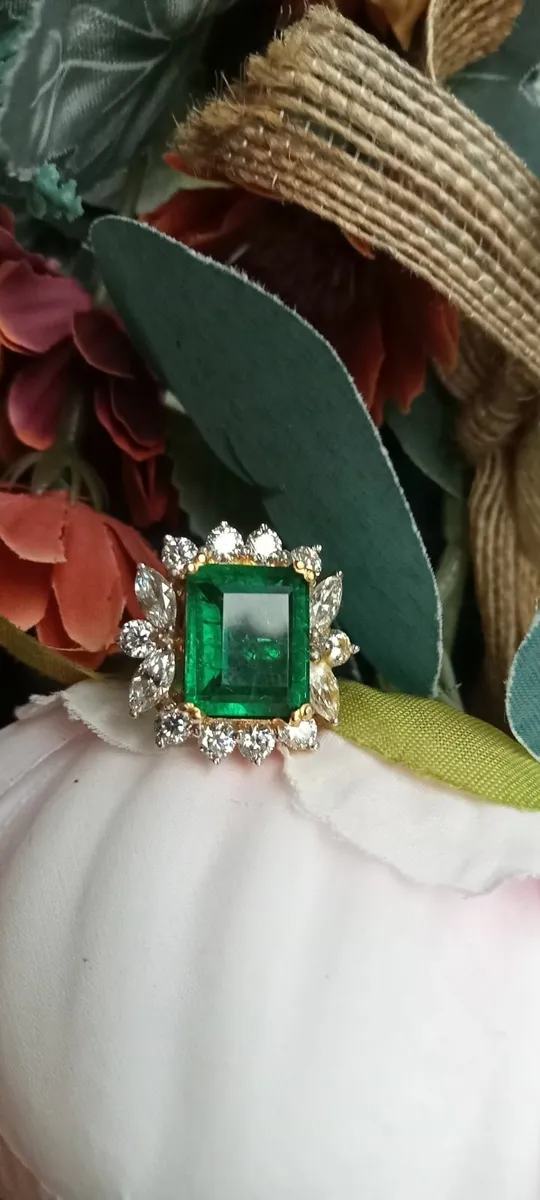 Beautiful Emerald Ring - Image 1