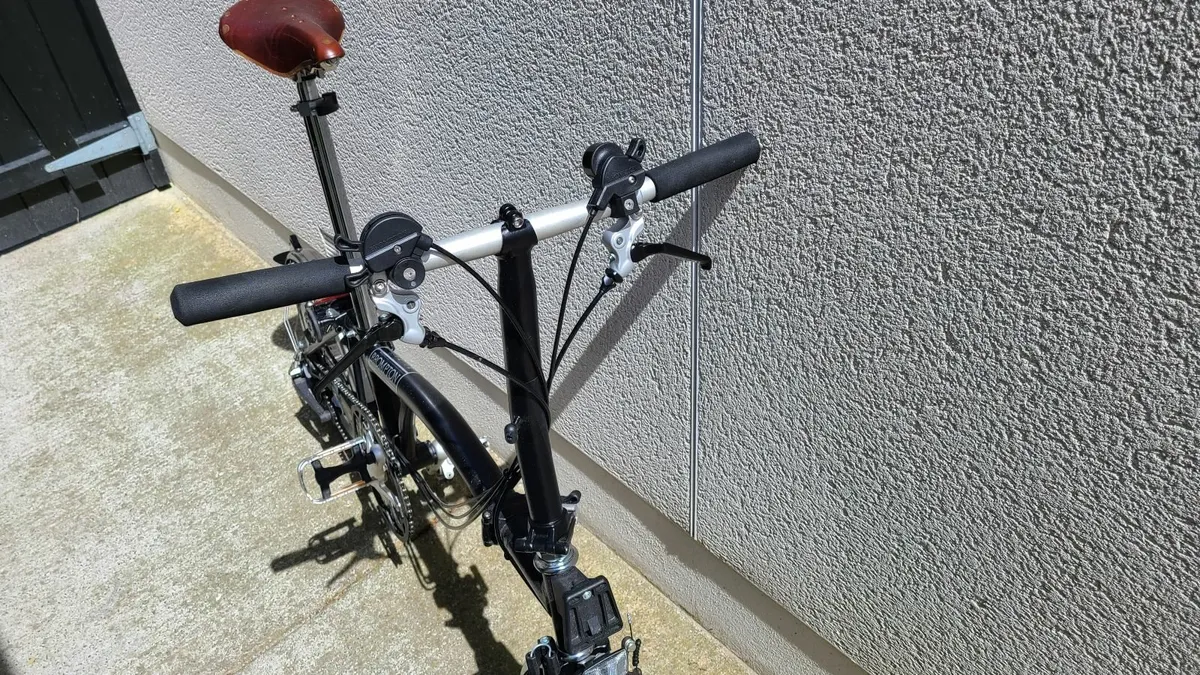 Brompton Folding Bike, 6 Spd Hi-Spec Model As New - Image 1