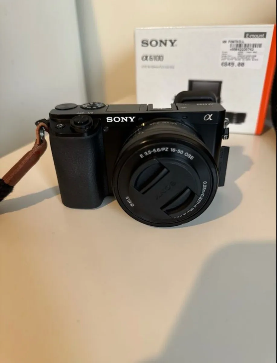 Sony a6100 16-50mm Mirrorless Camera - Image 4