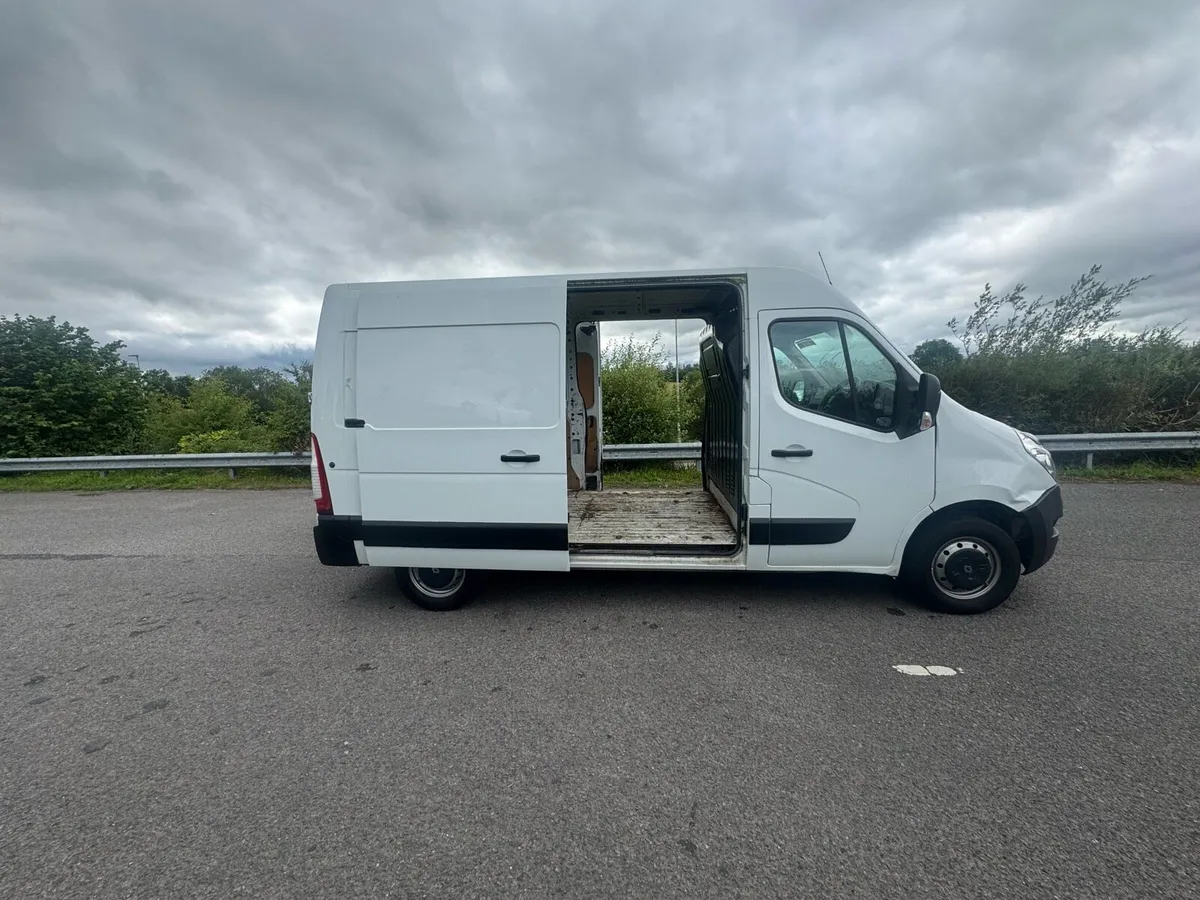 2015 Renault Master - Image 4